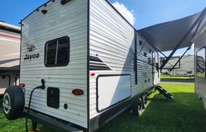 Hocking Hills RV 5.0 w/ slide out