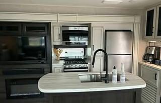 2022 Jayco Eagle 39' Spacious, Modern Luxury!