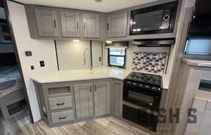 Modern Family & Pet Friendly North Trail Ultralite