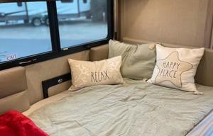 C1*NEW*2022 LUXURY Mercedes - Sleeps 6 -Great MPG
