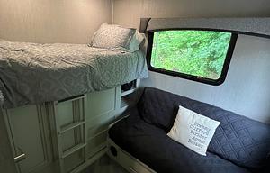 Relaxing Luxury RV Rental w/bunkhouse