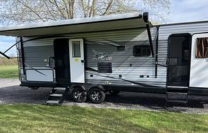 Jayflight 30' Bunkhouse