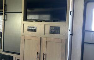 Beautiful 2020 Shadow Cruise travel trailer!