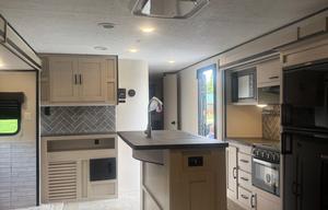 2021 Coachmen Apex Ultra-lite 293RLDS