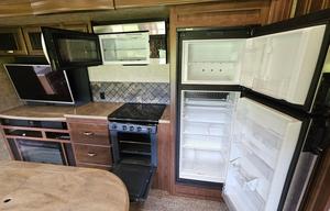 2 Bedroom, 2 Bath Luxury RV