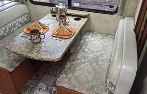 2013 Thor Motor Coach Chateau 28Z