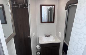 Sea-Beez Glamper: Like New! 2020 RV Rental