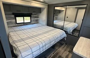 Crossroads Volante 34BH - Kid & Pet Friendly!
