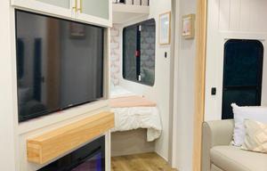 New Beautiful 2026 Alliance 5th Wheel 2 Bedrooms 1.5 Baths