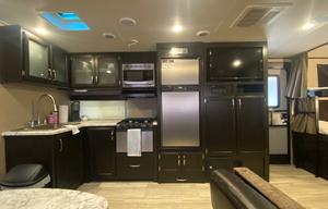 2017 Grand Design Imagine 2800BH RV rental photo 11