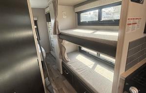 C14 2022 Entegra Coach Odyssey Luxury RV- Sleep10