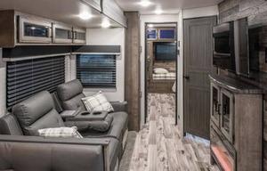 2022 Venture RV SportTrek ST327VIK RV rental photo 4