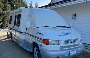 2003 Winnebago Rialta 22HD