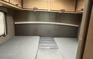 2020 beautiful motorhome 25 ft class C