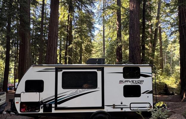The Little Hauler 3,700 lb Bunkhouse