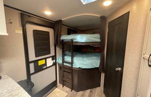 Spacious Family Bunkhouse