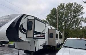 2017 Heartland Sundance 3700RLB