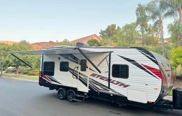 2018 Clean-Forest River RV Stealth FQ2313