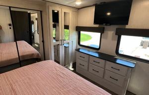 Huge 2 bedroom 2 bathroom 5th wheel