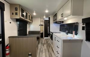 Private RV | Sleeps 8 | Clean & Fully Equipped