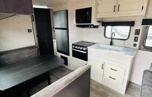 Nate and DeAnna's family rv rental