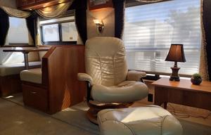 Stella - 2005 Country Coach Allure 470
