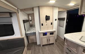 2022 Shadow Cruiser 240BHS RV rental photo 14