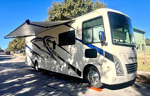 Get Out of Town 2022 Thor Windsport 34J