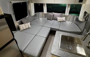 2022 Airstream RV Flying Cloud 25RB