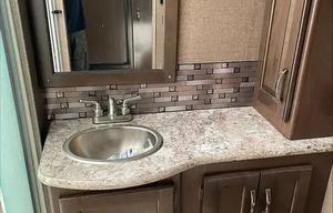 Breeze Family RV Rental - Kid and Pet Friendly