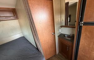 2014 Eclipse Attitude Pro-Lite Toy Haulers 23FBG RV rental photo 5
