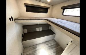 Family Bunkhouse RV w/ Starlink