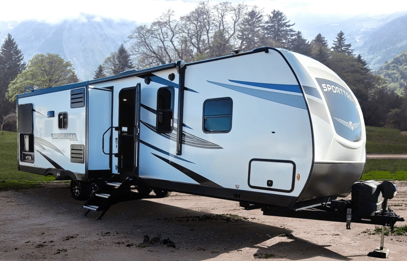 2022 Venture RV SportTrek: Family-Friendly
