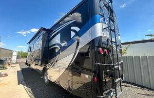 A-6 Newmar  33' , King Bed, Easy-Drive — Sleeps 5
