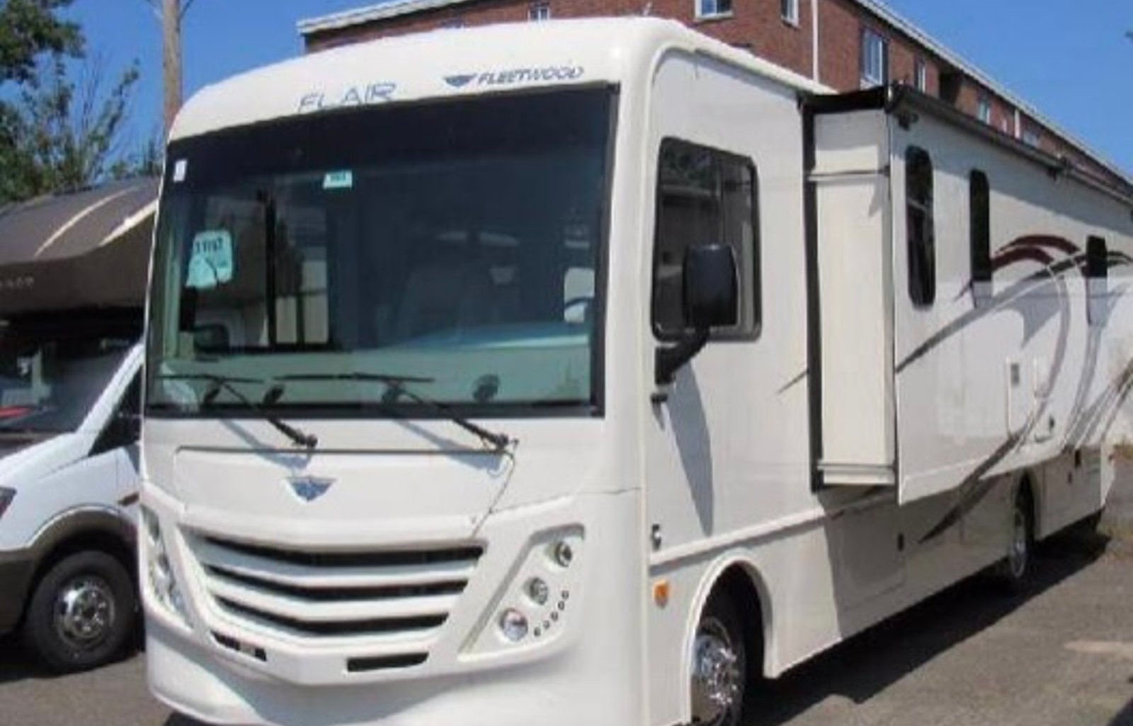 2020 Fleetwood RV Flair 32S