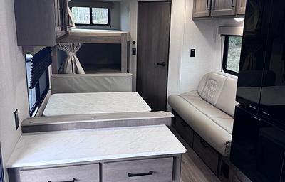 Route 29 secure storage - 2025 Grand design