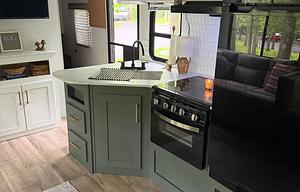 2024 Eddie Bauer BH, We Deliver & Set Up Sleeps 10
