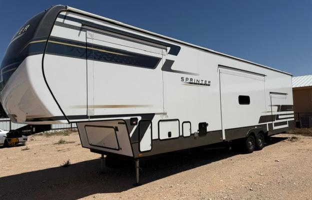 Cliff & Shalauna’s Kid- and Pet-Approved RV Rental