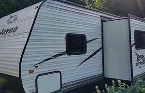 MOJO's Spacious Jayco Jayflight