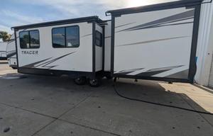 Tracer BUNK HOUSE pet /festival friendly sleeps 9
