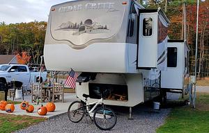 LARGE renovated 5th wheel 2 bdrm w. delivery