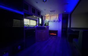 6 beds. Clean. Outdoor Living. Delivered & set-up
