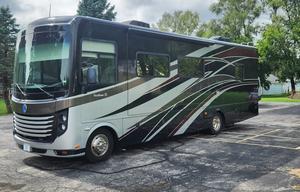 2013 Holiday Rambler Vacationer 32WBD