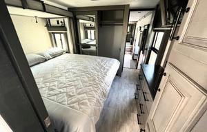 Montana Legacy | Large Luxurious RV with 5 slides