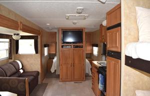 Beautifully updated 2006 Jayco Jay Flight with comfy queen and bunks! - Huge slideout