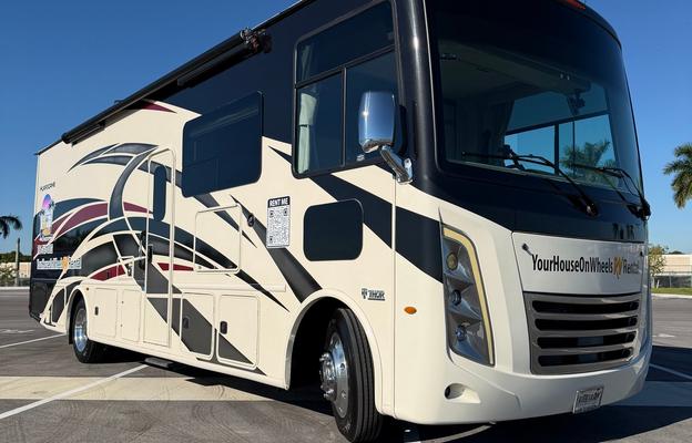 MEET THOR, OUR HIGH CLASS RV FOR 8