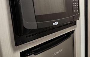 Sleeps 5 With an Electric Fireplace/coffee Maker