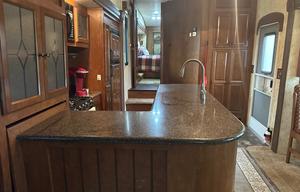 Open and Spacious 5th Wheel