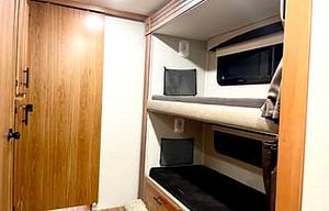 Group-Friendly Jayco Greyhawk Bunk Floorplan