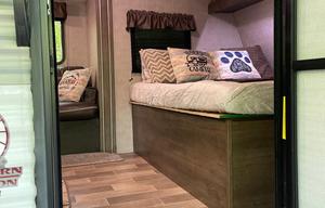 2020 Dutchmen RV Coleman Lantern LT Series 18FQ